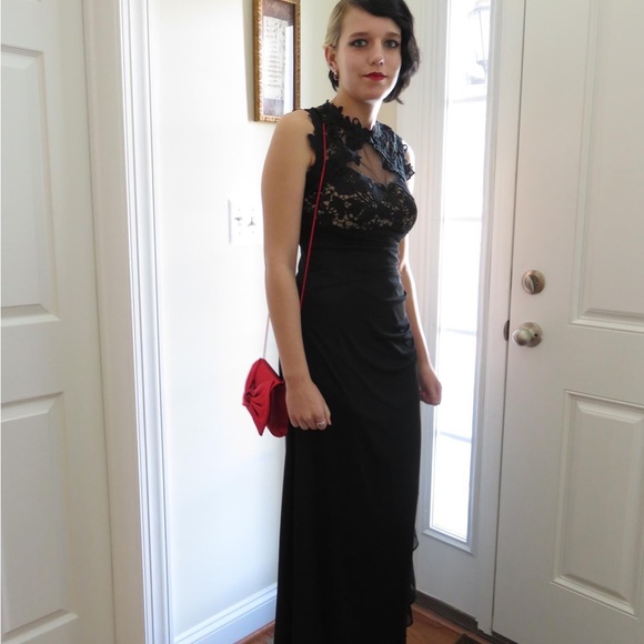 Betsy & Adam Black Lace w/nude underlay at bust & black underlay throughout rest - Picture 11 of 11